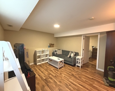 301 Cherrywood Court - Photo Thumbnail 11