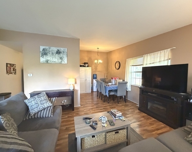 301 Cherrywood Court - Photo Thumbnail 2