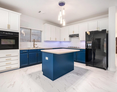 3811 Misty Falls Lane - Photo Thumbnail 3