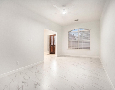3811 Misty Falls Lane - Photo Thumbnail 15