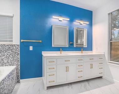3811 Misty Falls Lane - Photo Thumbnail 19