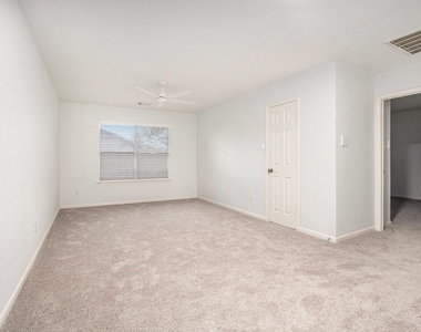3811 Misty Falls Lane - Photo Thumbnail 8