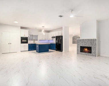 3811 Misty Falls Lane - Photo Thumbnail 4