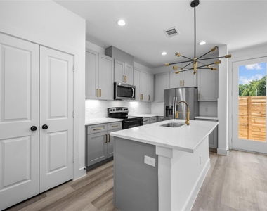 4612 Crown Grove Lane - Photo Thumbnail 11