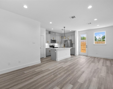 4612 Crown Grove Lane - Photo Thumbnail 7