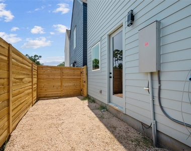 4612 Crown Grove Lane - Photo Thumbnail 6