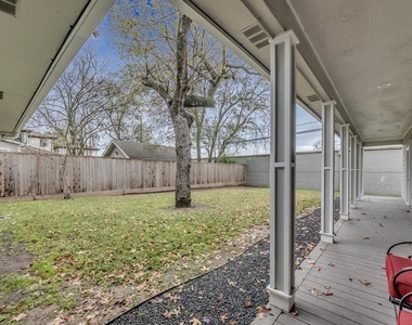 331 W 30th Street - Photo Thumbnail 28
