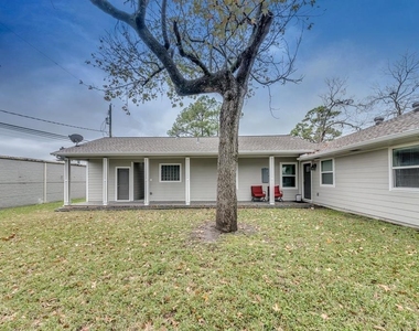 331 W 30th Street - Photo Thumbnail 27