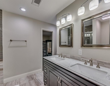 331 W 30th Street - Photo Thumbnail 12
