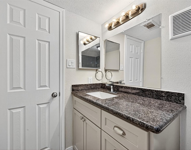 711 Worthshire Street - Photo Thumbnail 20