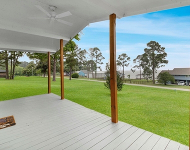 110 Lakeview Shores Drive - Photo Thumbnail 2