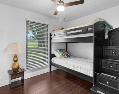 110 Lakeview Shores Drive - Photo Thumbnail 9