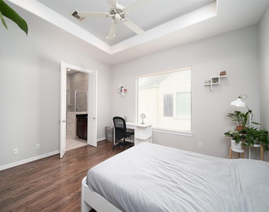 3848 Center Street - Photo Thumbnail 19