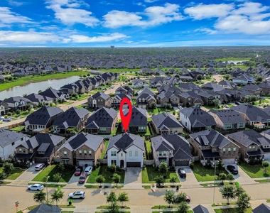 606 Round Lake Drive - Photo Thumbnail 34