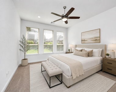 606 Round Lake Drive - Photo Thumbnail 13