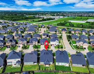 606 Round Lake Drive - Photo Thumbnail 35
