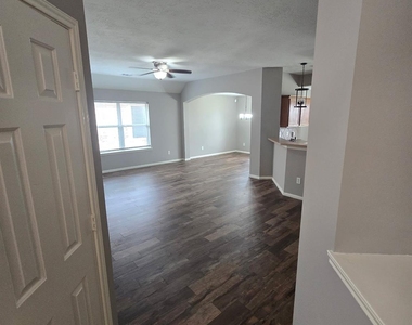 15931 Breanna Lane - Photo Thumbnail 6