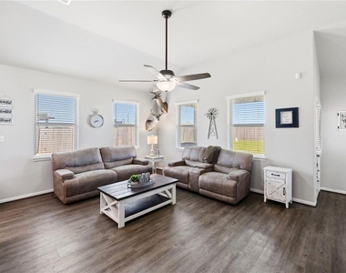 14815 Rain Tree Drive - Photo Thumbnail 8