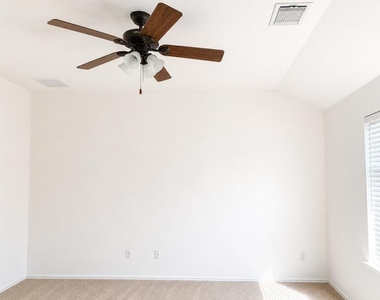 16659 Newglen Lane - Photo Thumbnail 19