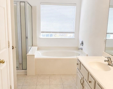 16659 Newglen Lane - Photo Thumbnail 14