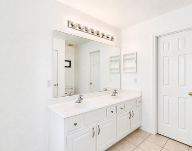 16659 Newglen Lane - Photo Thumbnail 15
