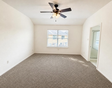 16659 Newglen Lane - Photo Thumbnail 13