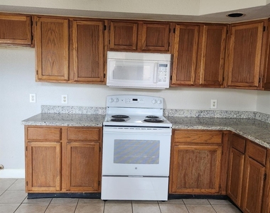 3002 Gilmar Drive - Photo Thumbnail 4