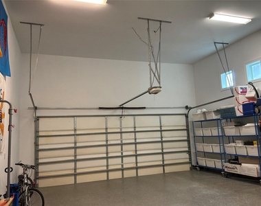 922 Alexander Street - Photo Thumbnail 2