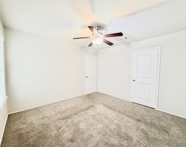 4827 San Gregorio Lane - Photo Thumbnail 5