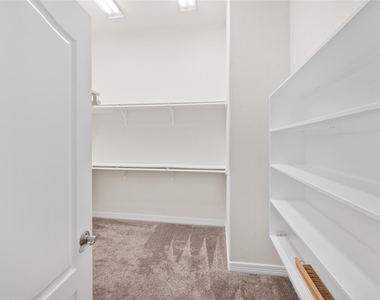 907 Mckinney Park Lane - Photo Thumbnail 17