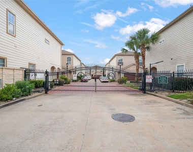 907 Mckinney Park Lane - Photo Thumbnail 3