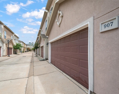 907 Mckinney Park Lane - Photo Thumbnail 5