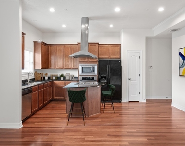 907 Mckinney Park Lane - Photo Thumbnail 12