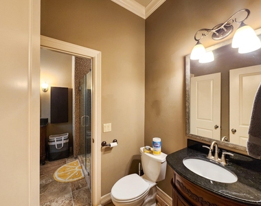 2510 Travis Street - Photo Thumbnail 5