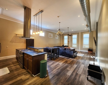 2510 Travis Street - Photo Thumbnail 9