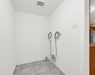 715 N 1st Street - Photo Thumbnail 7