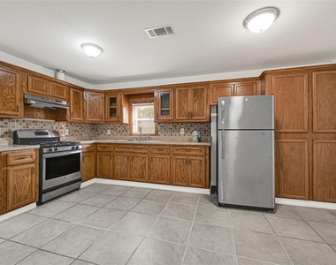 715 N 1st Street - Photo Thumbnail 5