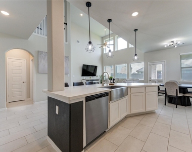 7735 Wrightwood Drive - Photo Thumbnail 4
