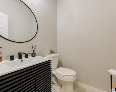 7735 Wrightwood Drive - Photo Thumbnail 11