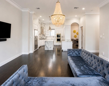 2211 Worthington Street - Photo Thumbnail 9