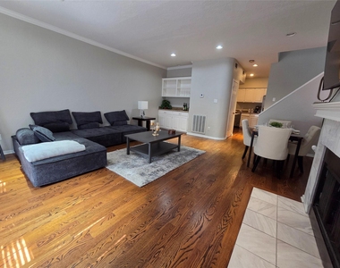 4509 Hazard Street - Photo Thumbnail 7