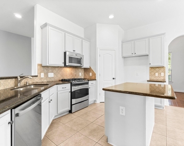 7 Fraiser Fir Place - Photo Thumbnail 6