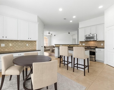 7 Fraiser Fir Place - Photo Thumbnail 3