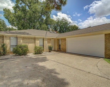 7315 Foxside Lane - Photo Thumbnail 1