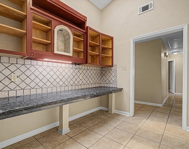 7315 Foxside Lane - Photo Thumbnail 14