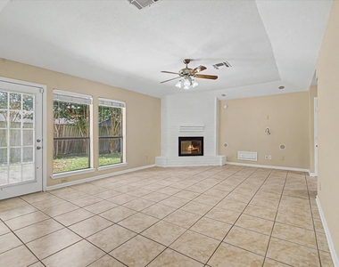 7315 Foxside Lane - Photo Thumbnail 6