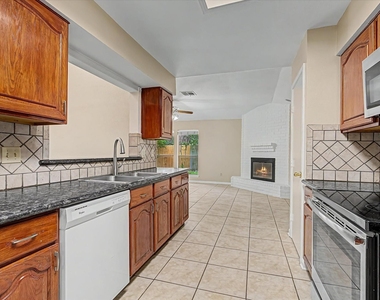 7315 Foxside Lane - Photo Thumbnail 11