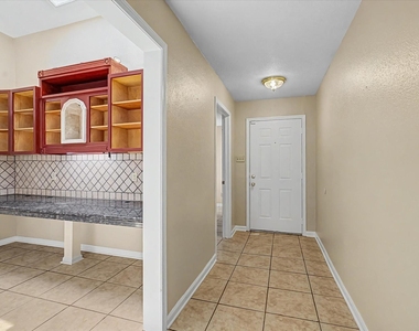 7315 Foxside Lane - Photo Thumbnail 13