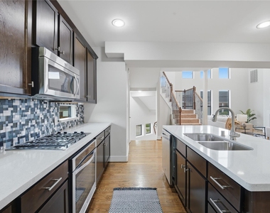 1420 Wilson Street - Photo Thumbnail 25