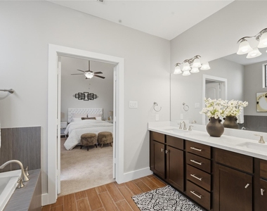 1420 Wilson Street - Photo Thumbnail 29
